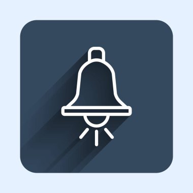 Beyaz çizgi alarm zili simgesi uzun gölge arkaplanı ile izole edildi. Yangın alarmı. Servis zili, el zili işareti, uyarı sembolü. Mavi kare düğme. Vektör