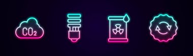 Bulutlardaki çizgi CO2 emisyonlarını, LED ampulü, radyoaktif atık varili ve geri dönüşüm sembolünü ayarla. Parlayan neon ikonu. Vektör