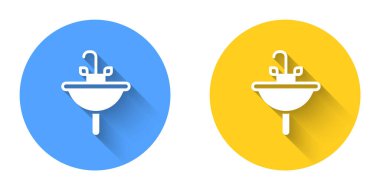 Su musluğu ikonuna sahip beyaz lavabo, uzun gölgeli arka plan. Çember düğmesi. Vektör