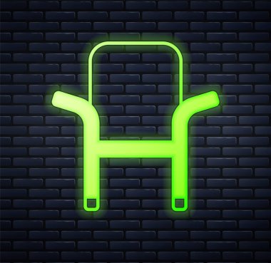 Parlayan neon kampı taşınabilir sandalye ikonu tuğla duvar arka planında izole edilmiş. Dinlen ve rahatla. Balık koltuğu. Vektör