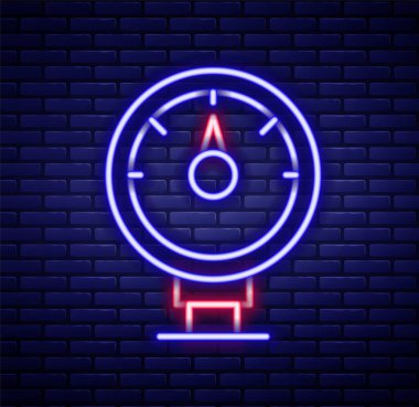 Parlayan neon hattı motor gaz göstergesi simgesi tuğla duvar arka planında izole edildi. Yakıt göstergesi boş. Tam depo göstergesi. Renkli taslak konsepti. Vektör