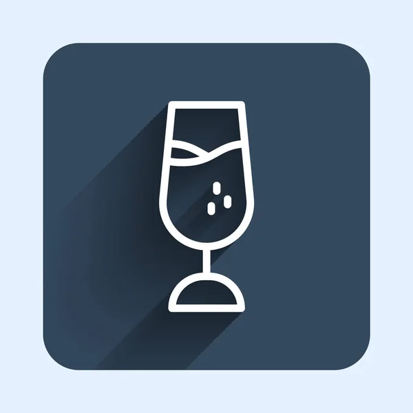 白线葡萄酒玻璃图标隔离长阴影背景 Wineglass牌蓝色正方形按钮 — 图库矢量图片