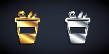 Siyah arka planda izole edilmiş altın ve gümüş kahve fincanı. Uzun gölge tarzı. Vektör