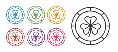 Altın Leprikon madeni para beyaz arka planda izole yonca folyo yaprak ikonu ile çizgi ayarlayın. Aziz Patrick gününüz kutlu olsun. Ulusal İrlanda bayramı. Simgeleri renklendirin. Vektör