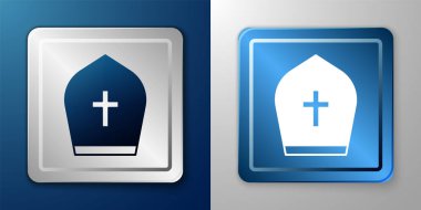 Beyaz Papa şapka simgesi mavi ve gri arkaplanda izole edildi. Hristiyan şapkası işareti. Gümüş ve mavi kare düğme. Vektör