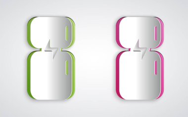 Kağıt kesiği Buzdolabı simgesi gri arkaplanda izole edilmiş. Buzdolabı buzdolabı. Ev aletleri ve aletler. Kağıt sanatı tarzı. Vektör