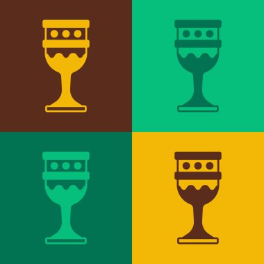 Pop Art Ortaçağ bardakları renkli arka planda izole edilmiş. Kutsal Kase. Vektör