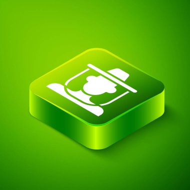 Yeşil arka planda izole edilmiş şapka ikonuna sahip Isometric Beekeeper. Özel koruyucu üniforma. Yeşil kare düğmesi. Vektör.