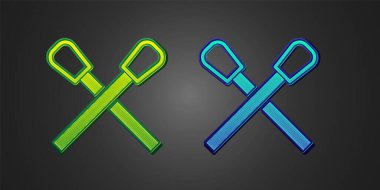 Siyah arkaplanda izole edilmiş ateş ikonu ile yeşil ve mavi yanan kibrit. Ateşle maç. Kibrit işareti. Vektör.