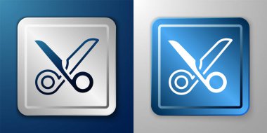 Mavi ve gri arkaplanda beyaz makas simgesi izole edildi. Alet kesme işareti. Gümüş ve mavi kare düğme. Vektör.