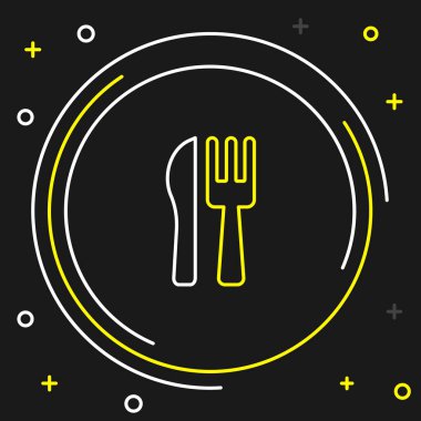 Çizgiyi aşan bıçak ve çatal simgesi siyah arka planda izole edilmiş. Çatal bıçak sembolü. Renkli taslak konsepti. Vektör.