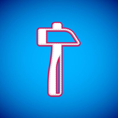 Mavi arkaplanda beyaz çekiç simgesi izole edildi. Tamir için bir araç. Vektör.