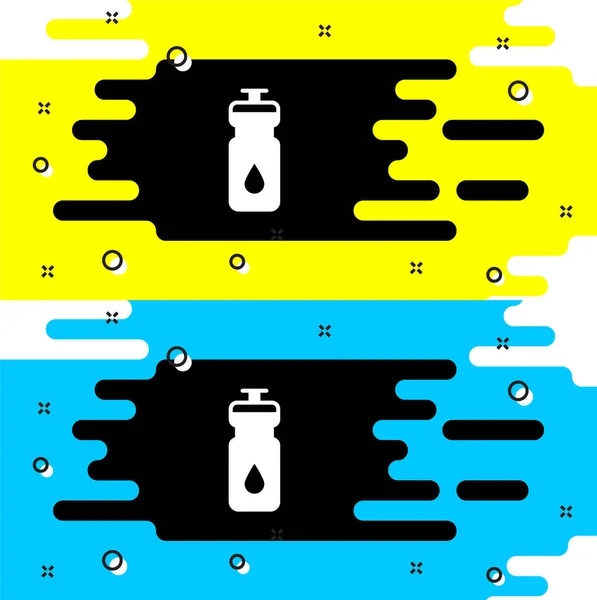 黒の背景に隔離されたホワイトフィットネスシェーカーアイコン ウォーターやタンパク質カクテル用の蓋付きスポーツシェーカーボトル ベクトル — ストックベクタ
