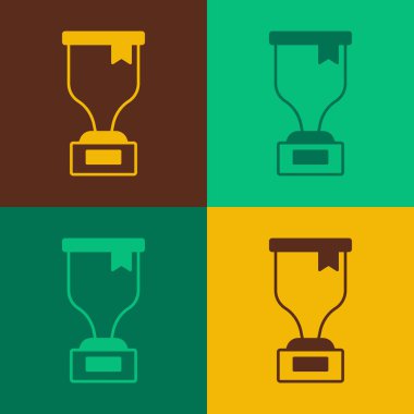 Pop Sanat Ödülü ikonu renk arkaplanına izole edilmiş. Galibiyet ödülü sembolü. Şampiyonluk ya da yarışma kupası. Spor başarısı işareti. Vektör