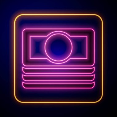 Parlayan neon yığınları kağıt para para ikonu siyah arka planda izole. Para desteleri. Para birimi. Vektör.