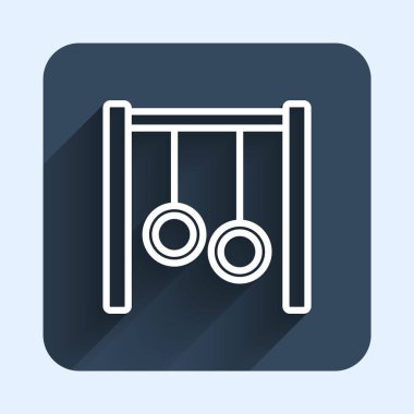 Beyaz çizgi jimnastik halkaları ikonu uzun gölge arkaplanı ile izole edilmiş. Yüzüklü ip asılı oyun alanı ekipmanları. Mavi kare düğme. Vektör