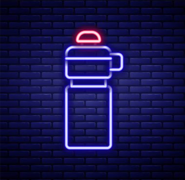 Parlayan neon hattı fitness karıştırıcı ikonu tuğla duvar arka planında izole edildi. Su ve protein kokteylleri için kapaklı spor karıştırıcı şişesi. Renkli taslak konsepti. Vektör.