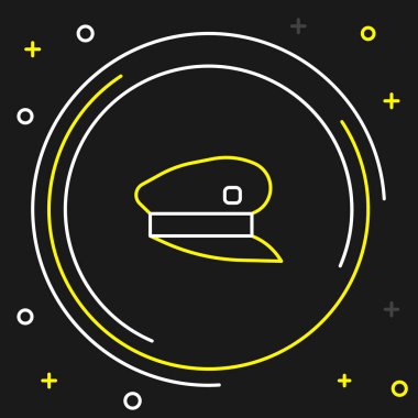 Çizgi tren sürücüsünün şapka simgesi siyah arkaplanda izole edildi. Renkli taslak konsepti. Vektör.