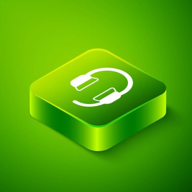 Yeşil arkaplanda izole edilmiş Isometric Kulaklık simgesi. Kulaklıklar. Müzik, hizmet, iletişim ve operatör konsepti. Yeşil kare düğmesi. Vektör.