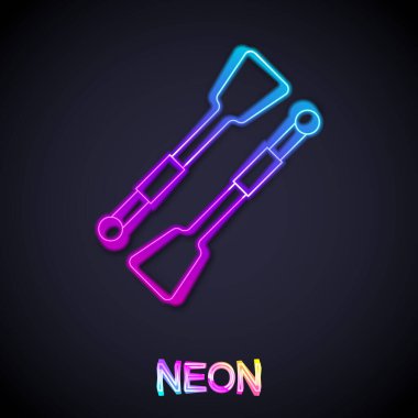 Parlayan neon hattı kürekler veya kürekler siyah arkaplanda izole edilmiş bir tekne simgesi. Vektör.