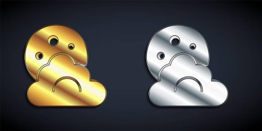 Siyah arka planda ay ikonu olan altın ve gümüş bulutlar. Bulutlu gece işareti. Uyku rüyalarının sembolü. Gece ya da yatak zamanı tabelası. Uzun gölge tarzı. Vektör.