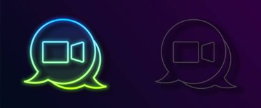 Parlayan neon hattı görüntülü sohbet konferansı simgesi siyah arkaplanda izole edildi. Çevrimiçi iş görüşmesi formu. Uzak proje yönetimi. Vektör.