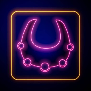 Parlayan neon kolye simgesi siyah arkaplanda izole edildi. Vektör.