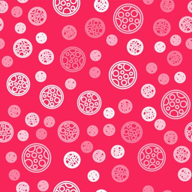 Beyaz çizgi pizza ikonu, kırmızı arkaplanda pürüzsüz desen izole etti. Fast food menüsü. Vektör.