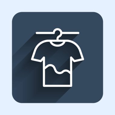 Beyaz çizgi kurutma ikonu uzun gölge arkaplan izole. Temiz gömlek. Çamaşırları çamaşır mandallarıyla iple yıka. Kıyafet bakımı ve düzenlilik. Mavi kare düğme. Vektör.