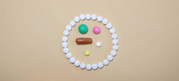 Farmakologie Různé Pilulky Béžové Pozadí — Stock fotografie