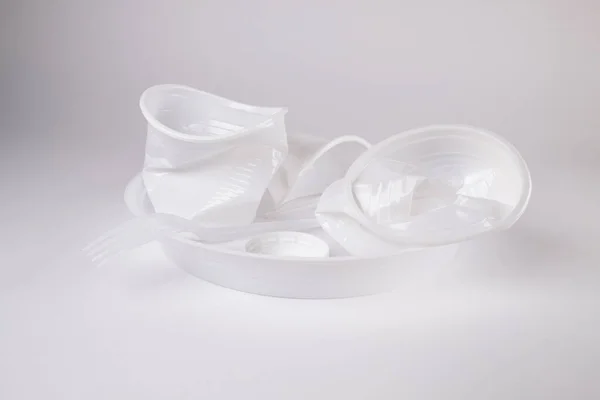 Plastik tabaklar ve çevresel kaygılar. Çevre kirliliği sorunu