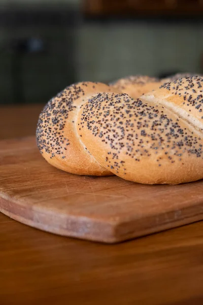 Bun Poppy Seeds Wooden Board Side View Bake Bun Breakfast — Stock Fotó