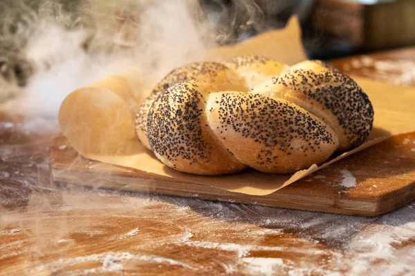 Bun Poppy Seeds Parchment Smoke Smoke Baking Fresh Bakery Baking — Fotografia de Stock