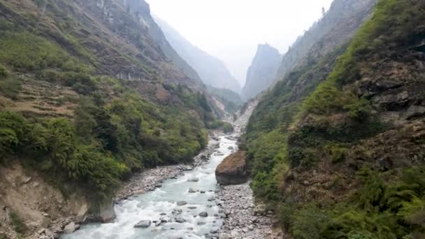 Marsyangdi River Cutting Canyon While Flying Wilderness Nepal — стоковое видео