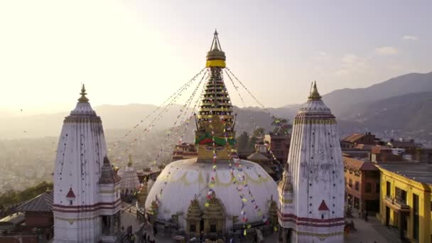 Flying Backwards Viewing Swayambhunath Stupa Kathmandu Nepal — Video Stock