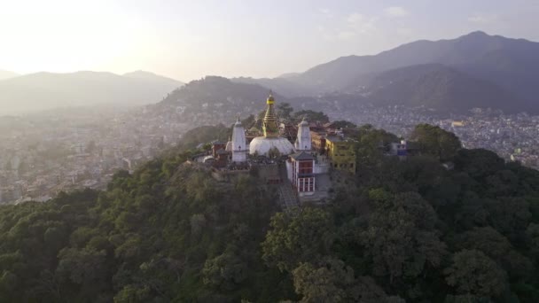 Aerial View Circling Swayambhunath Stupa Kathmandu Nepal — Vídeos de Stock