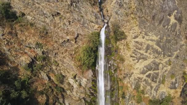 Luchtfoto Van Chame Waterval Wildernis Van Nepal Bij Manang — Stockvideo