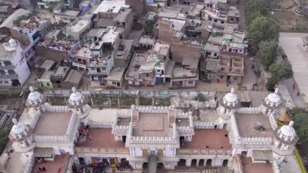 Regardant Les Toits Janakpur Les Gens Dans Temple Janaki Marchant — Video