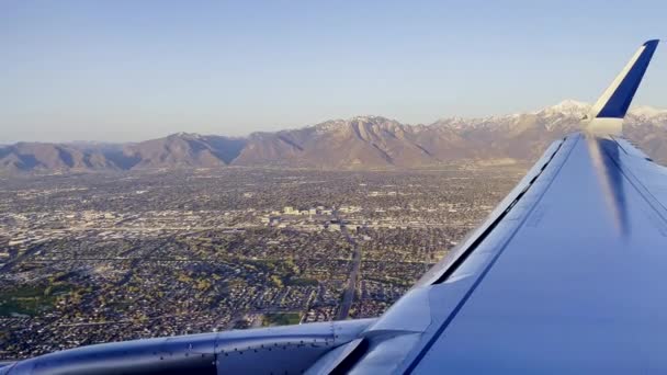 Kilátás Utah Salt Lake Valley Néző Repülőgépről Amint Szárazföld Felé — Stock videók