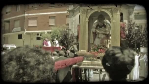 Cliché Une Cérémonie Dédiant Une Nouvelle Statue Religieuse Catherdral Vintage — Video