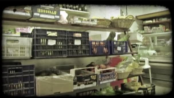 Una Toma Productos Una Tienda Comestibles Italiana Vintage Clip Vídeo — Vídeo de stock