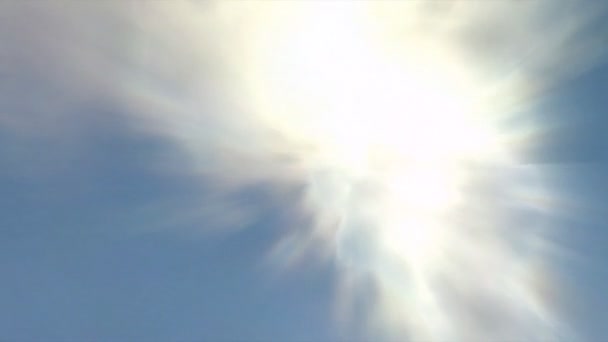 Ускоренный Обзор Быстро Движущейся Облачной Формы Будто Скрывающей Солнце Лучами — стоковое видео