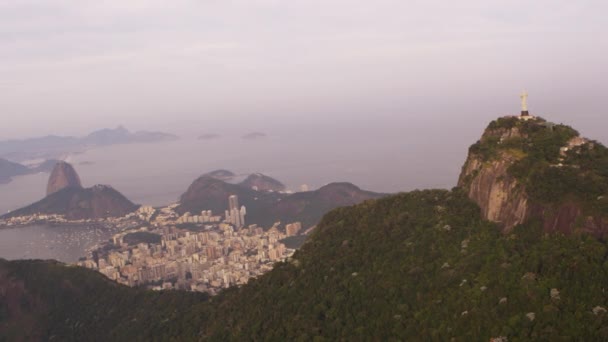 Long Shot Aerial Pan Rio Janeiro Including Christ Atop Corcovado — Stock Video