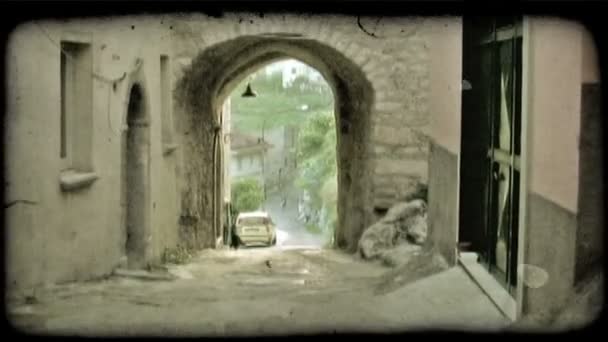イタリアの町の路地のショット ビンテージの様式化されたビデオ クリップ — ストック動画
