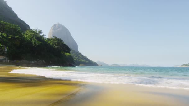 Statická Vlna Vln Zastíněné Zlaté Písky Praia Vermelhy Pláži Riu — Stock video