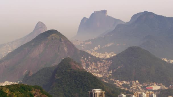 Rio Janeiro Brezilya Dağların Ortasında — Stok video