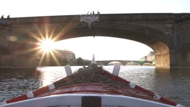 Całej Strzał Będzie Pod Mostem Rozbłysk Słoneczny Gondolą — Wideo stockowe