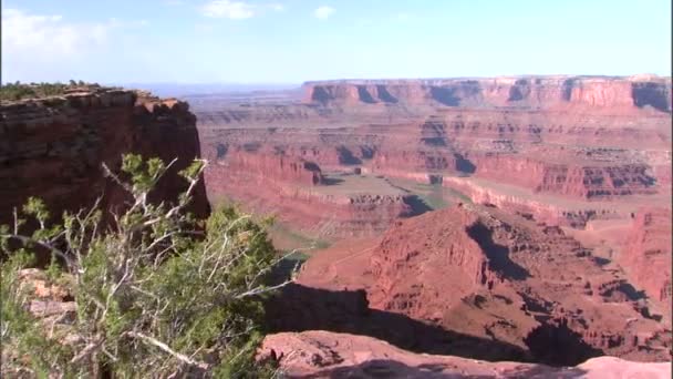 Alzarsi Panoramica Destra Del Punto Morto Del Cavallo Nel Canyonlands — Video Stock