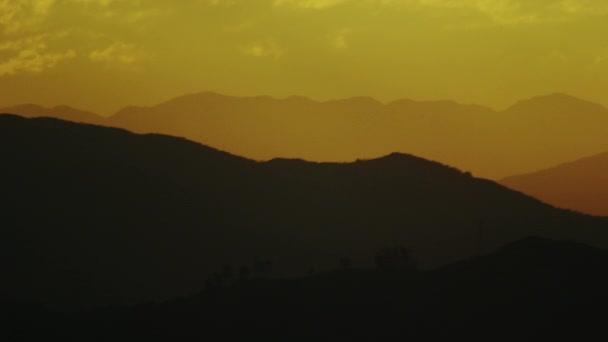 Fotoaparát Pomalu Pohybuje Přes Jasný Pohled Pohoří Rio Janeiro Oranžová — Stock video