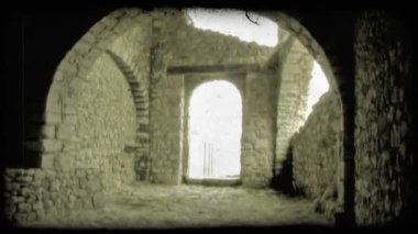 Bazı İtalyan kalıntıları içinden vurdu. Vintage stilize video klip.
